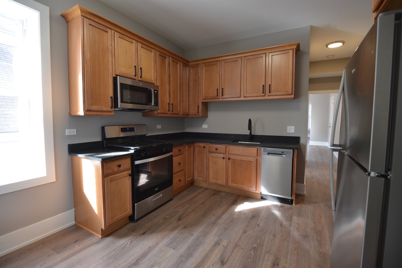 4113 N Damen Avenue Unit: 2F