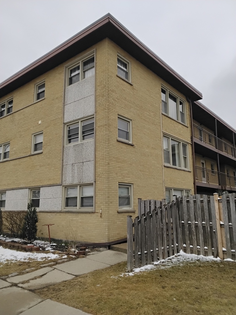 6737 W Irving Park Road Unit: 1C