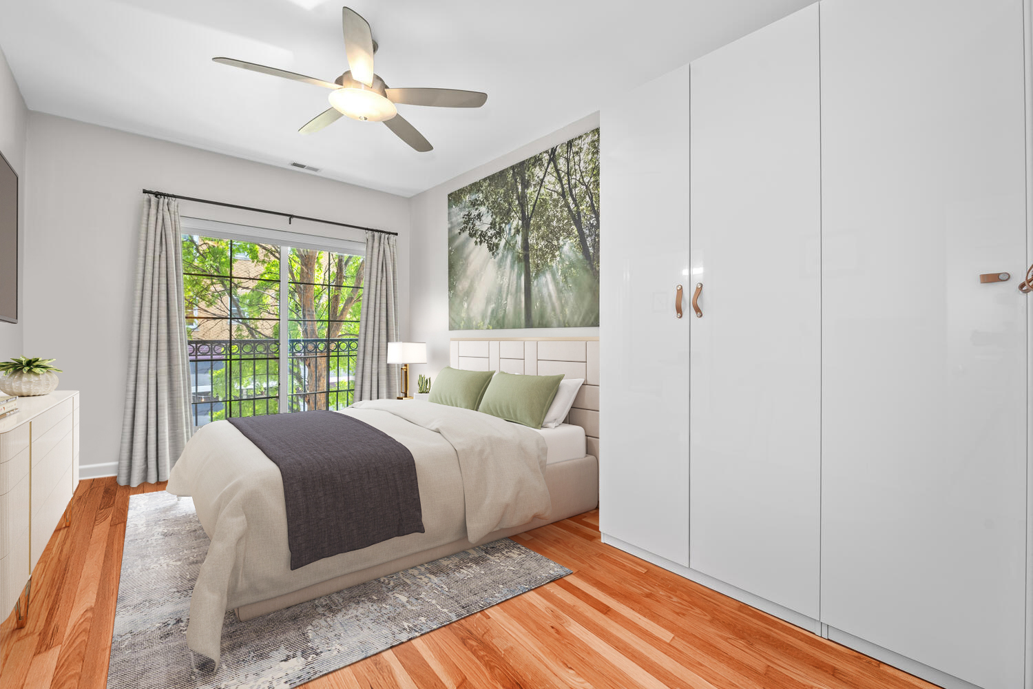 2207 N Western Avenue Unit: 2C