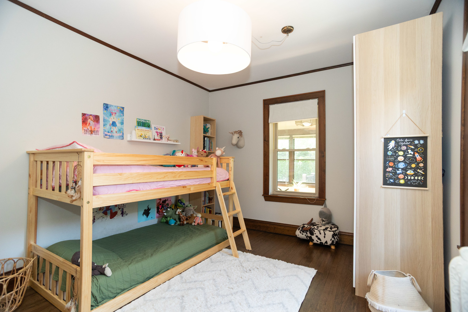 1729 W Beverly Glen Parkway