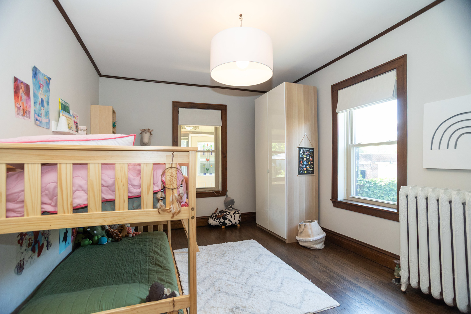 1729 W Beverly Glen Parkway