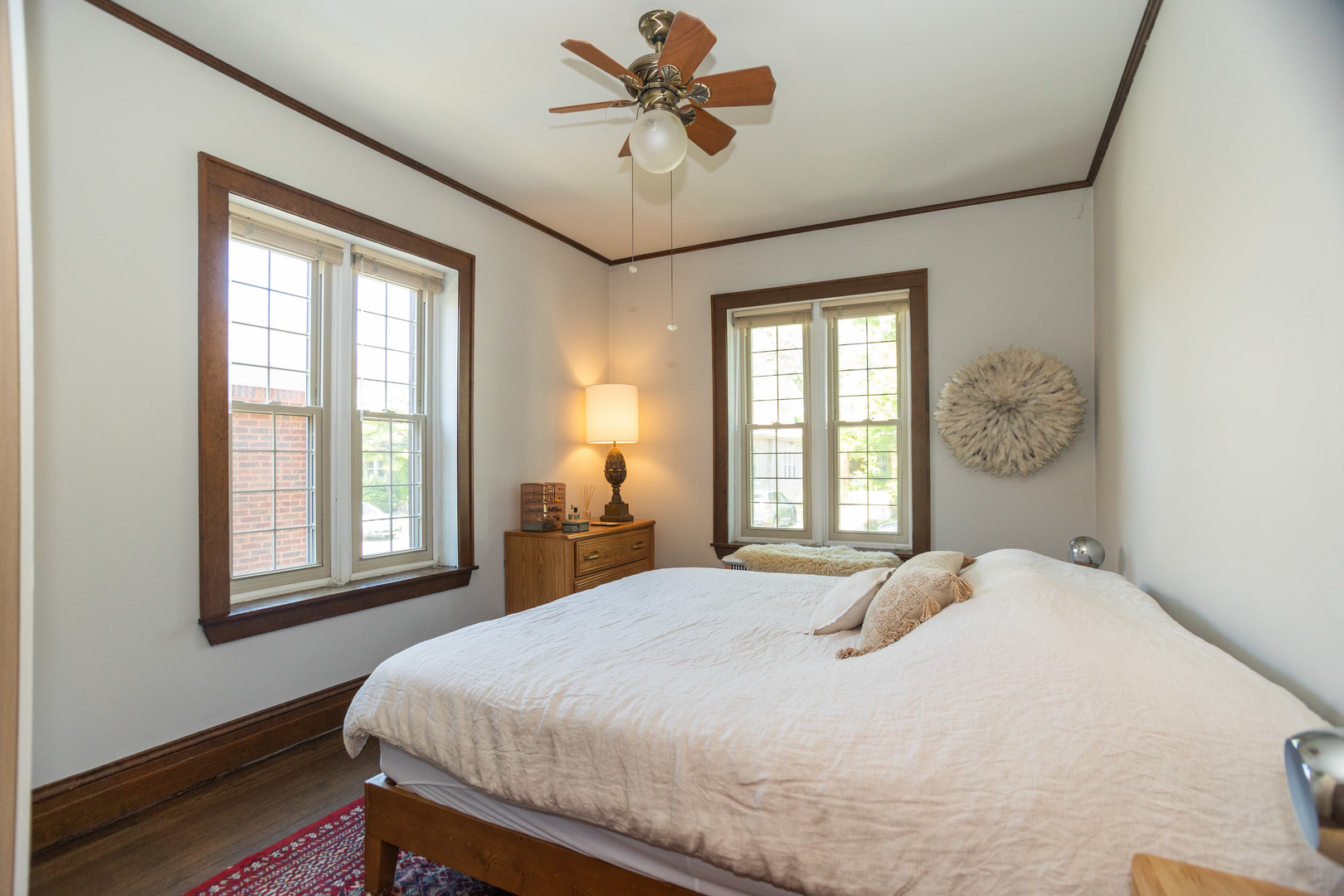 1729 W Beverly Glen Parkway