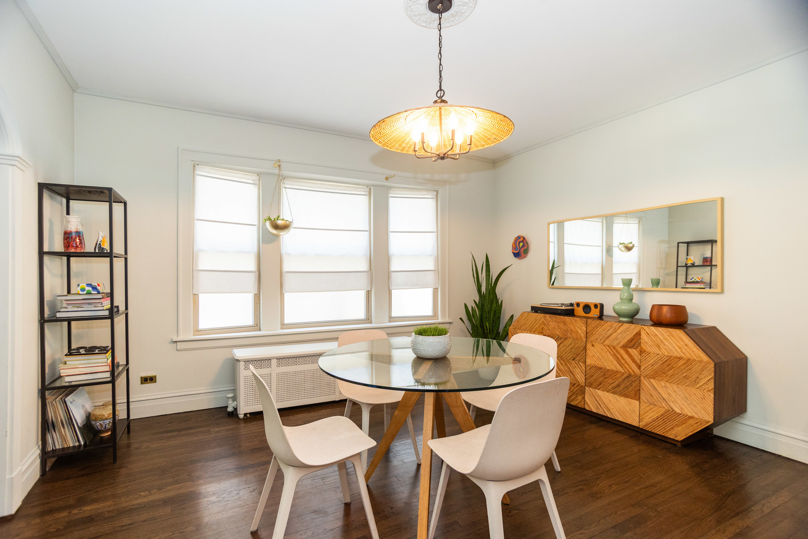 1729 W Beverly Glen Parkway