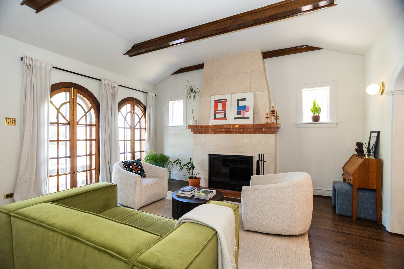 1729 W Beverly Glen Parkway