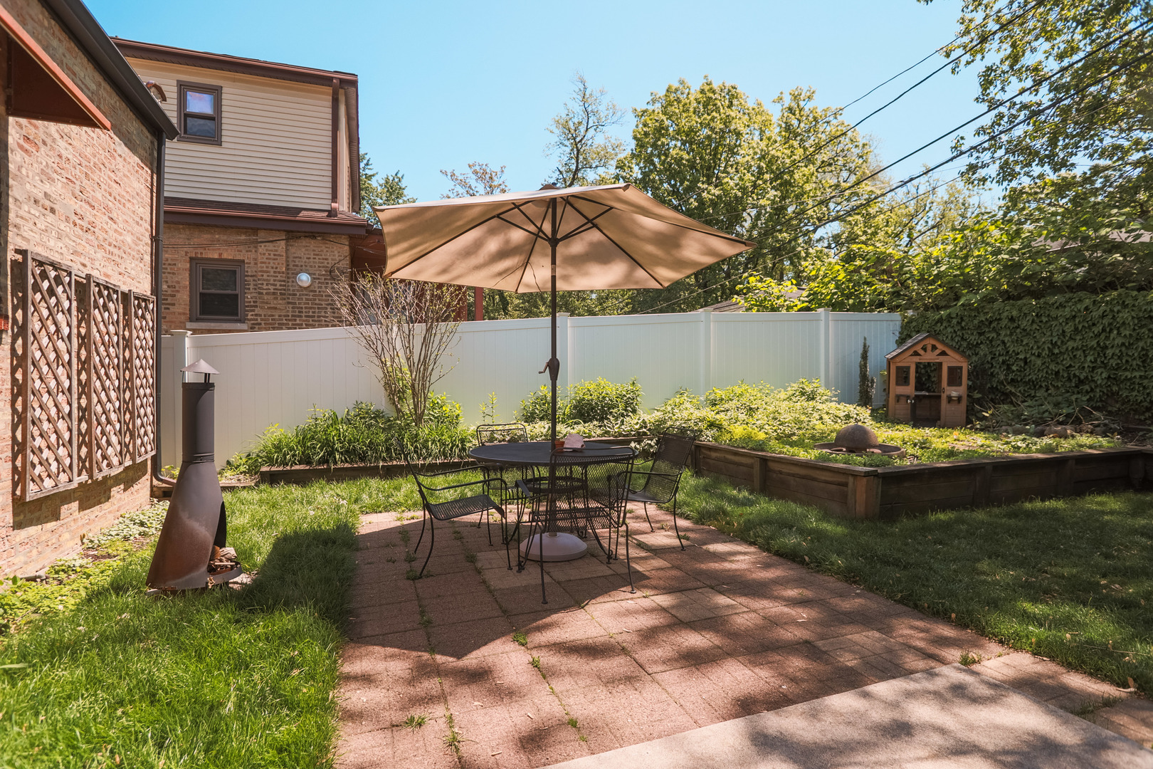 1729 W Beverly Glen Parkway