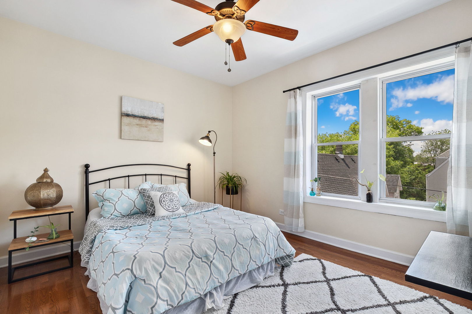 2438 N Hamlin Avenue Unit: 3D