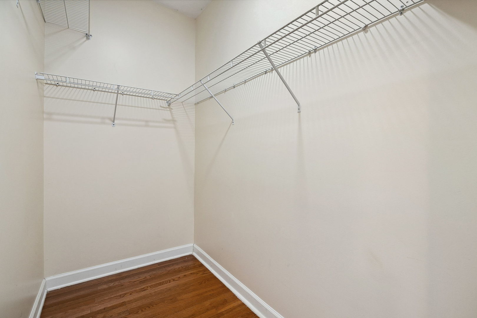 2438 N Hamlin Avenue Unit: 3D