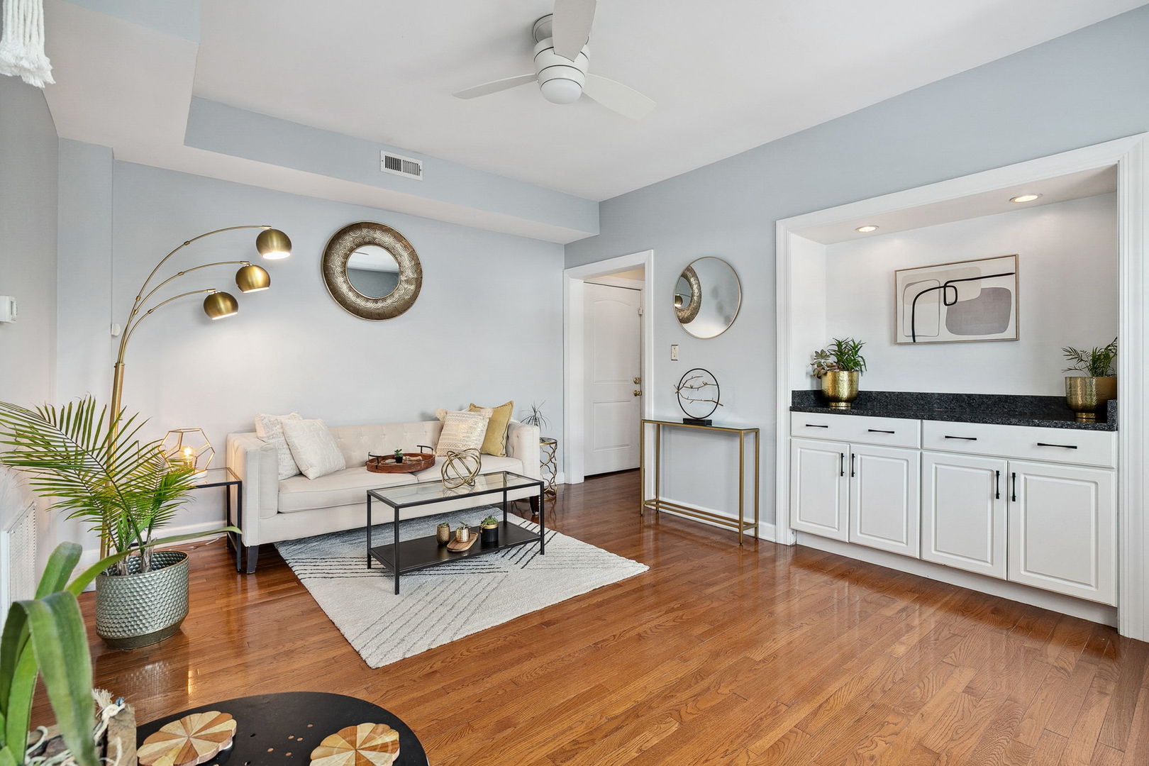 2438 N Hamlin Avenue Unit: 3D