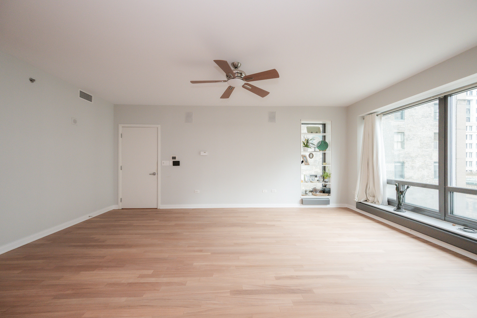 130 N Garland Court Unit: 1411-1412