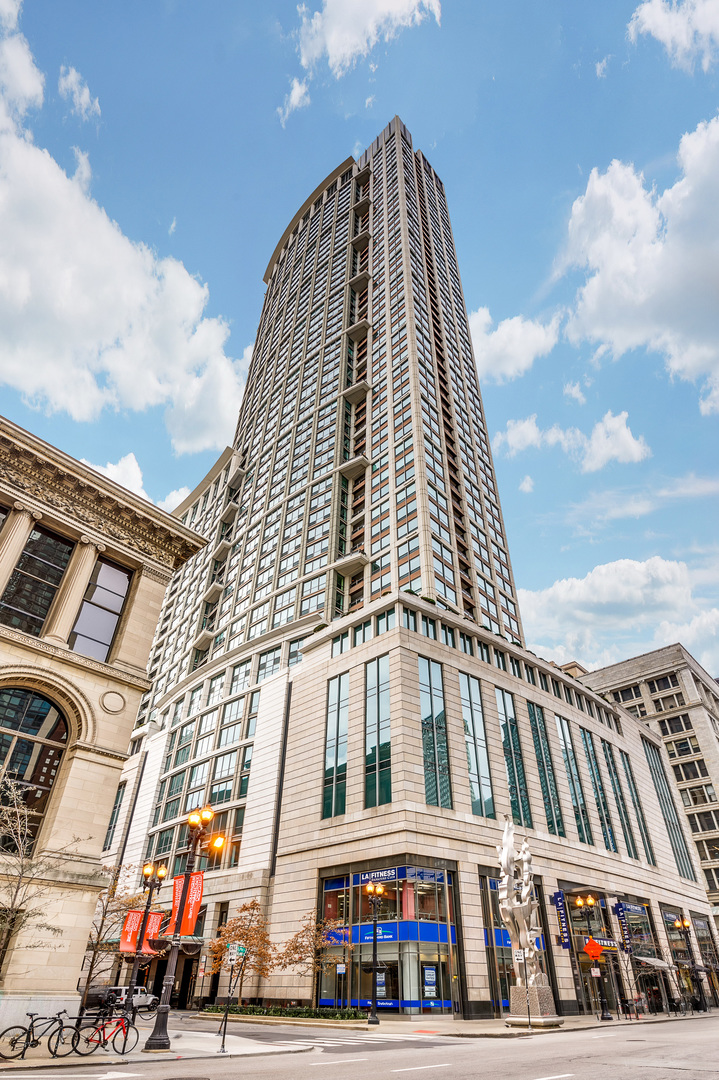 130 N Garland Court Unit: 1411-1412