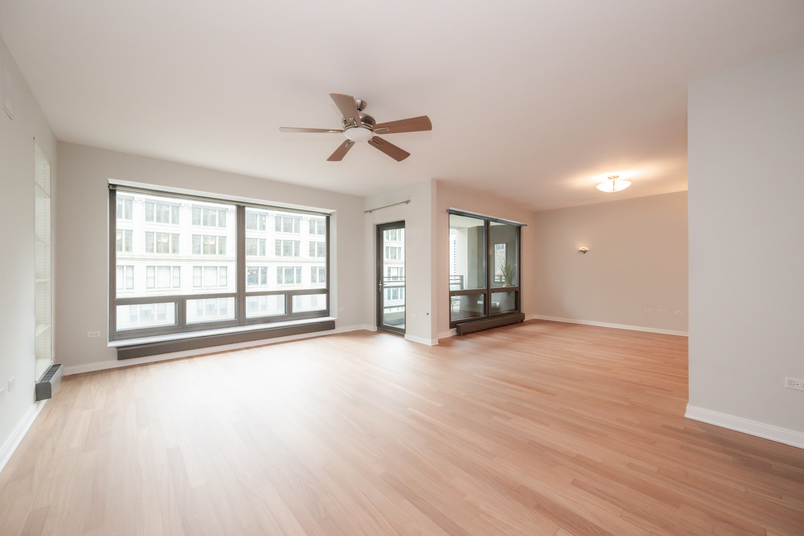 130 N Garland Court Unit: 1411-1412