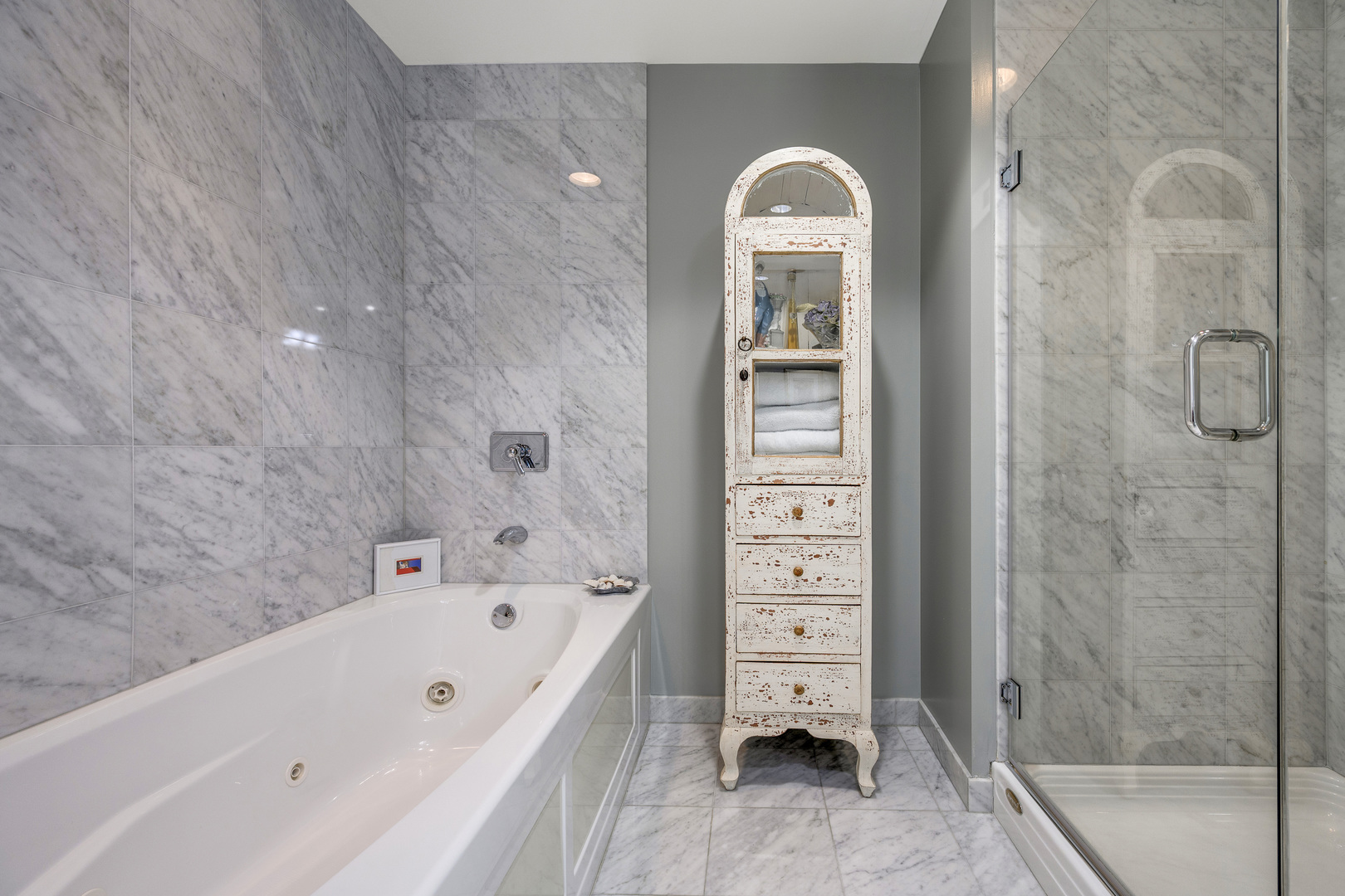 130 N Garland Court Unit: 1411-1412