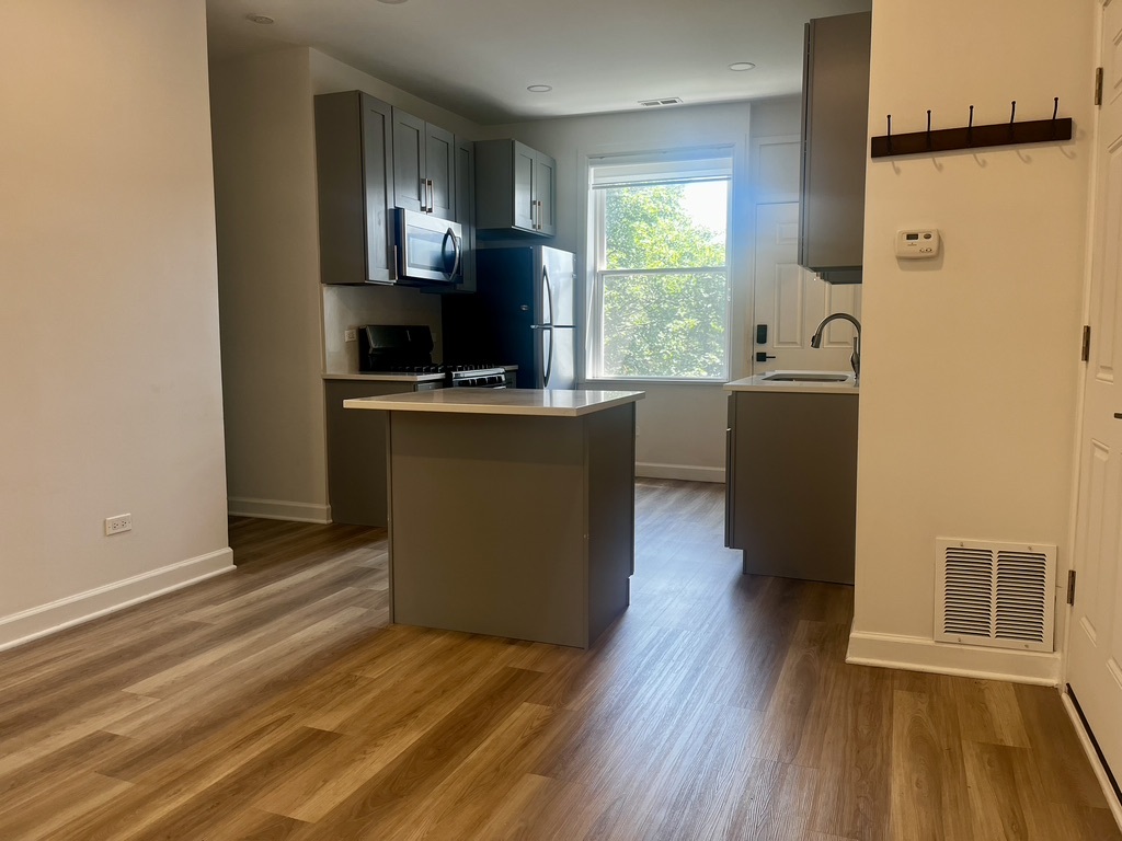 5325 N Damen Avenue Unit: 2N