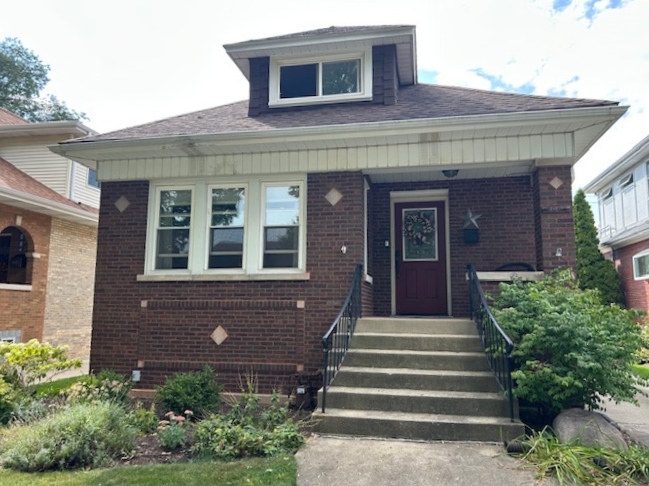 7062 N Oriole Avenue