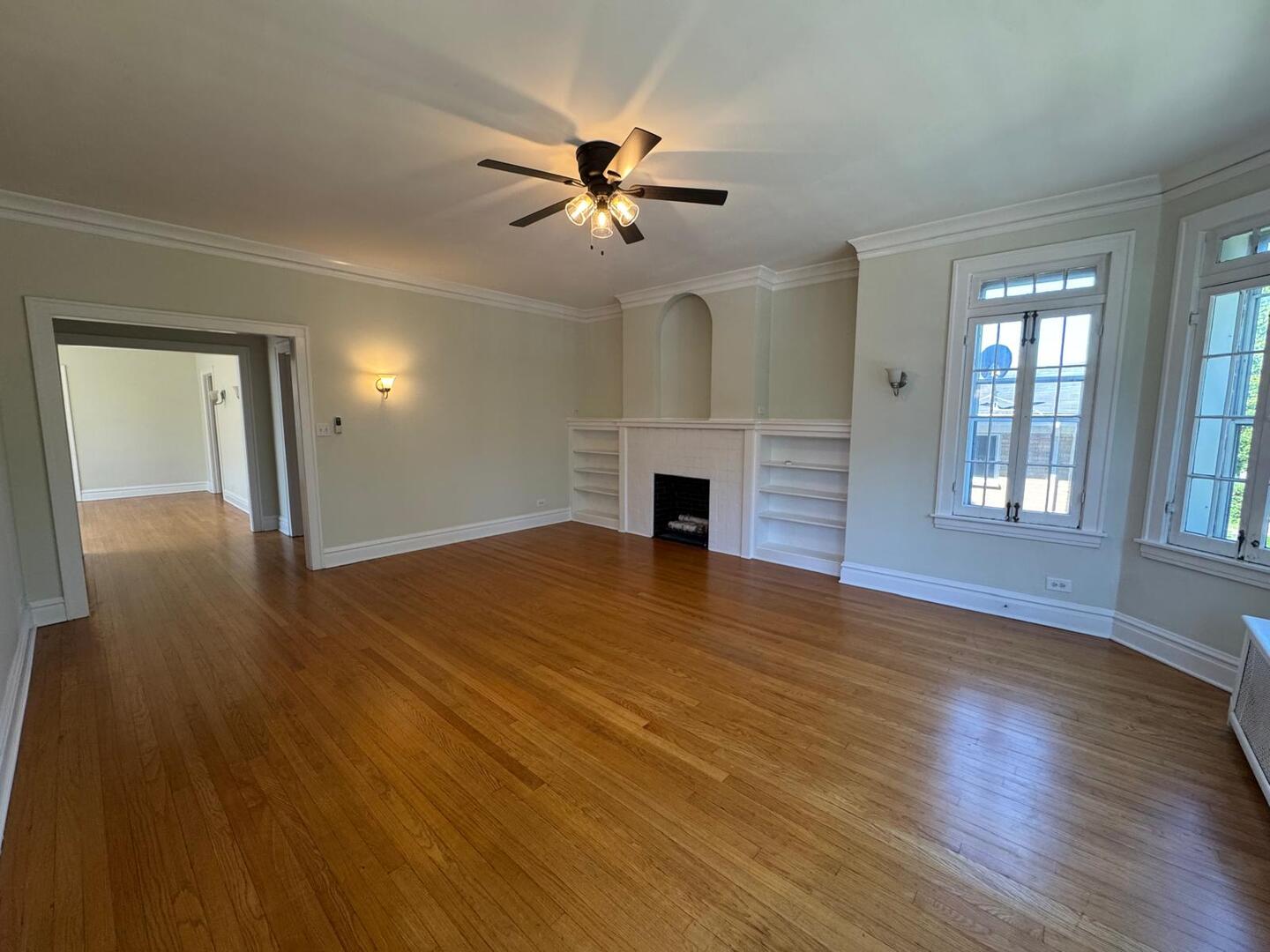 4827 Elm Street Unit: 2