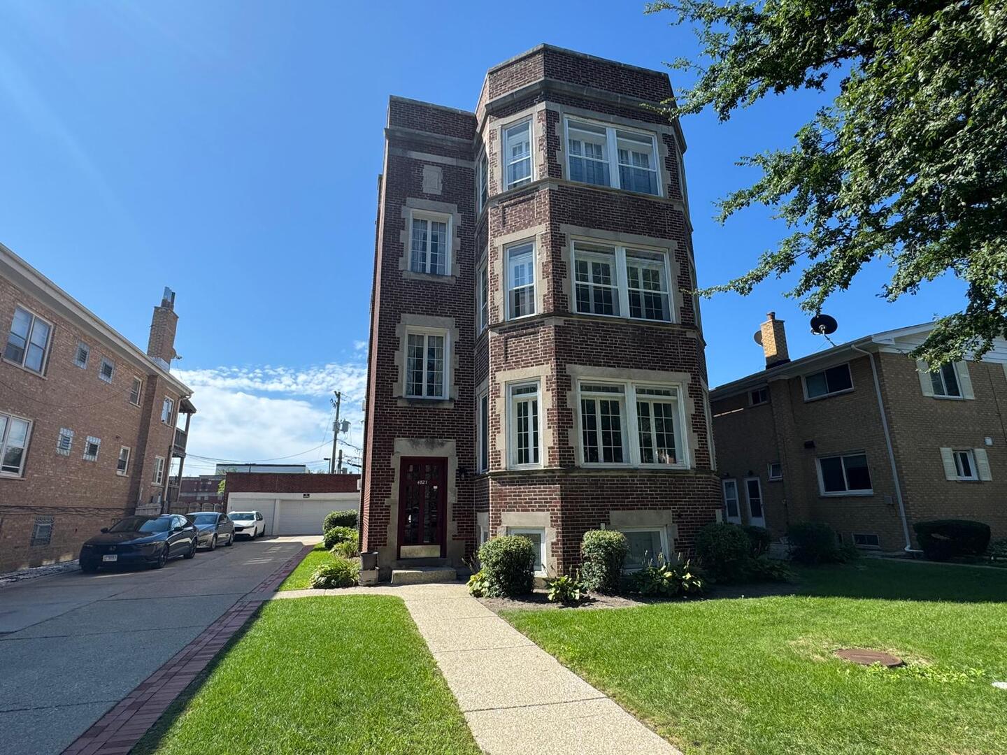 4827 Elm Street Unit: 2