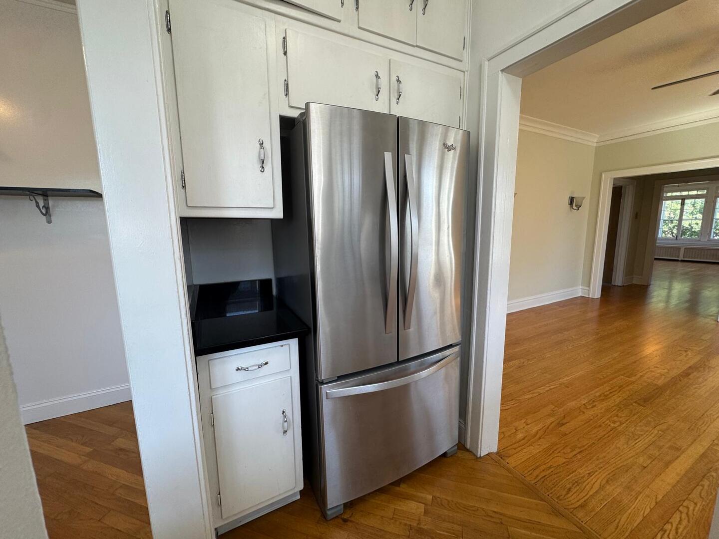 4827 Elm Street Unit: 2