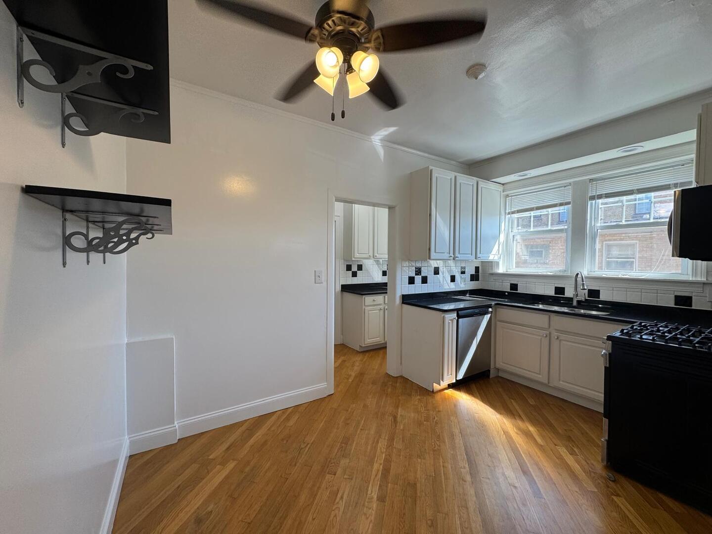 4827 Elm Street Unit: 2