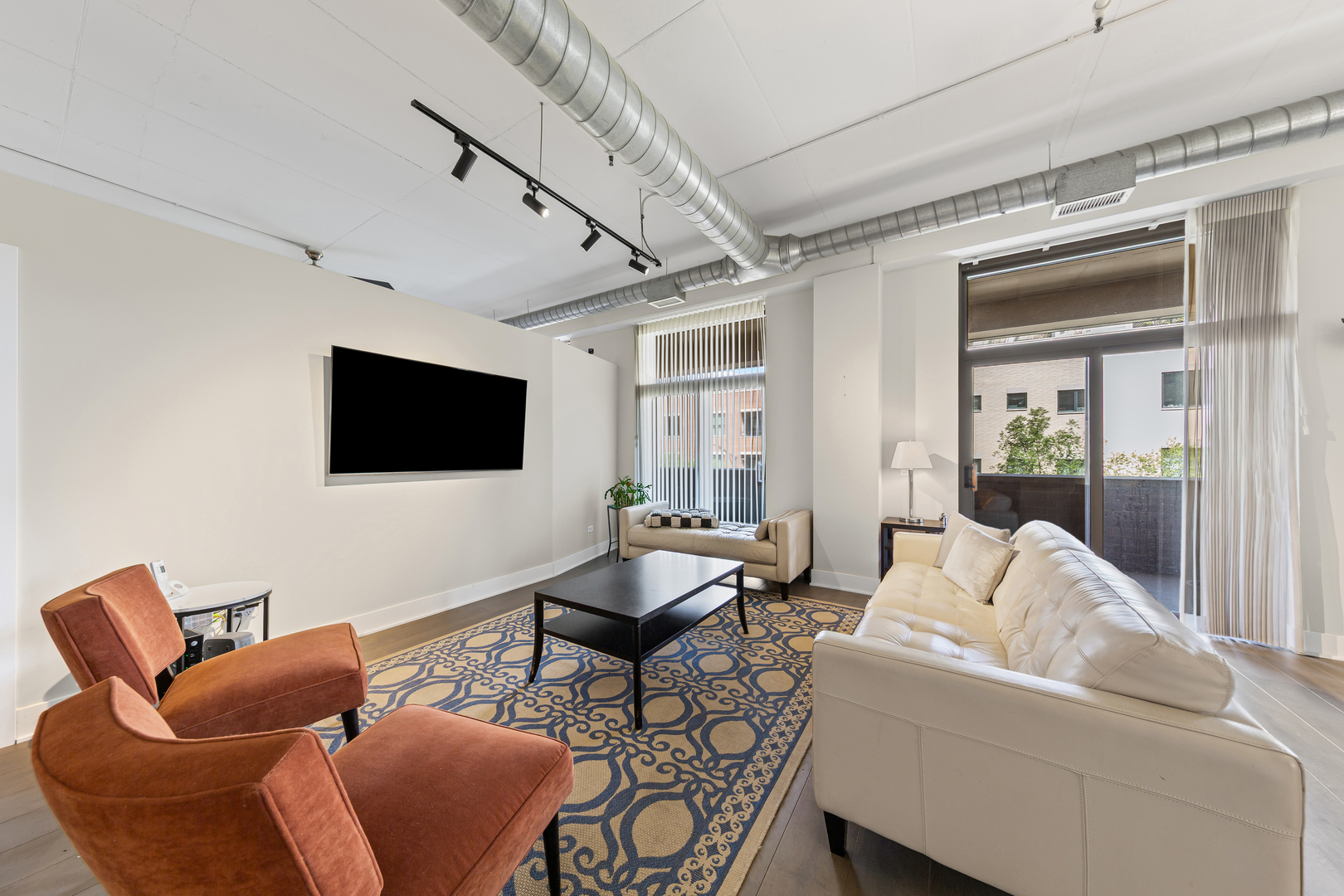 1301 W Madison Street Unit: 306