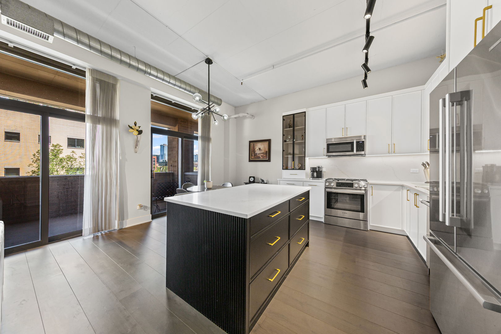 1301 W Madison Street Unit: 306