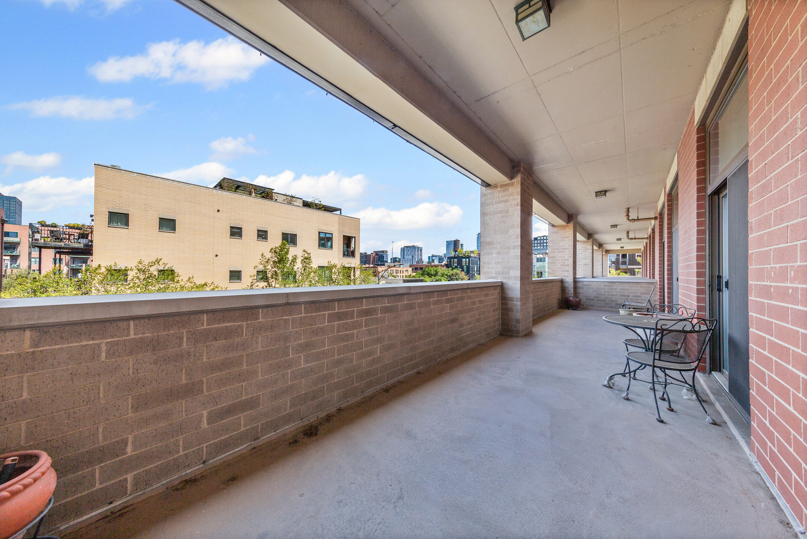 1301 W Madison Street Unit: 306
