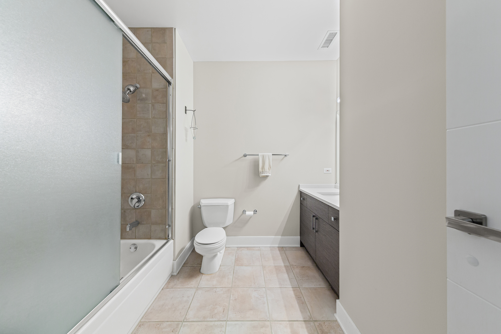 1301 W Madison Street Unit: 306