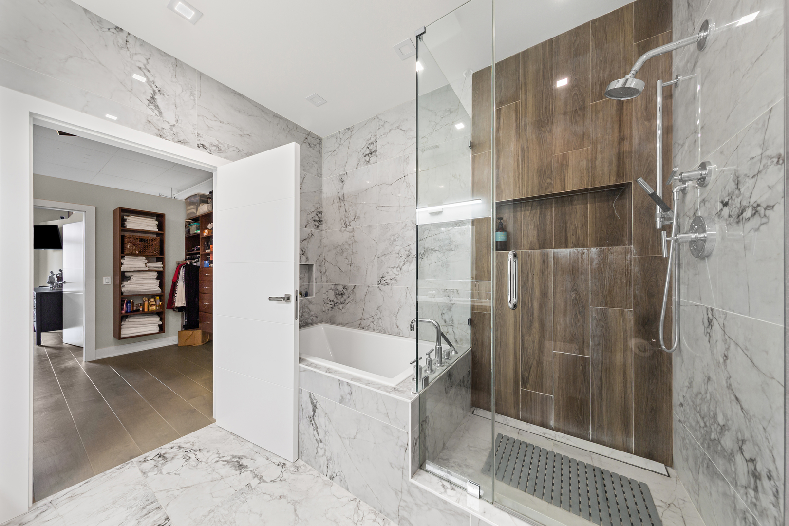 1301 W Madison Street Unit: 306