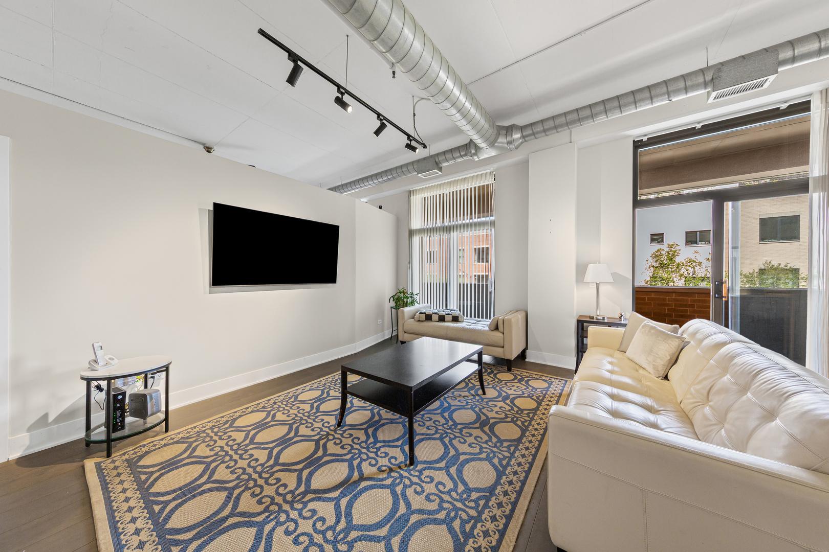 1301 W Madison Street Unit: 306