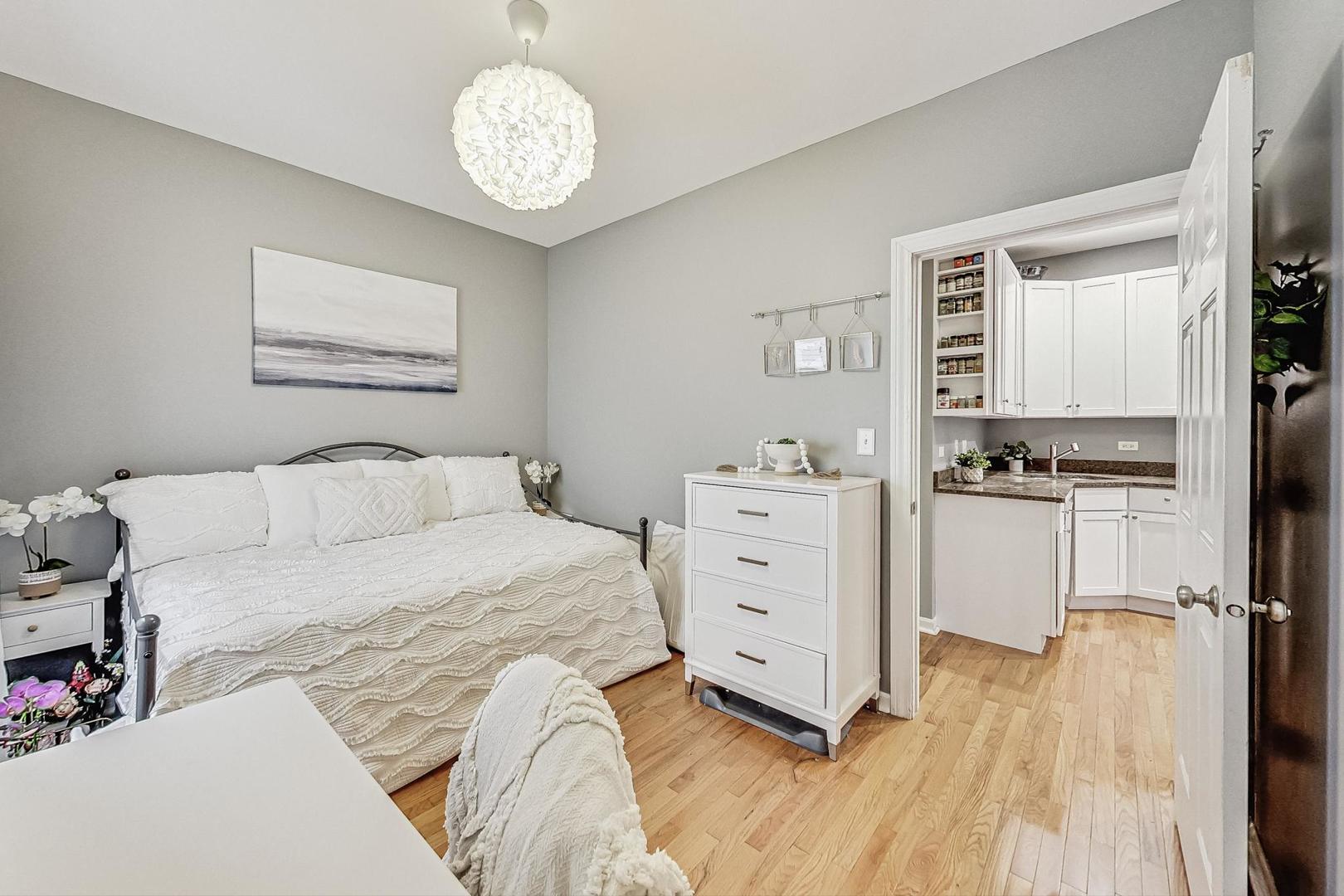 2661 W BELDEN Avenue Unit: 2