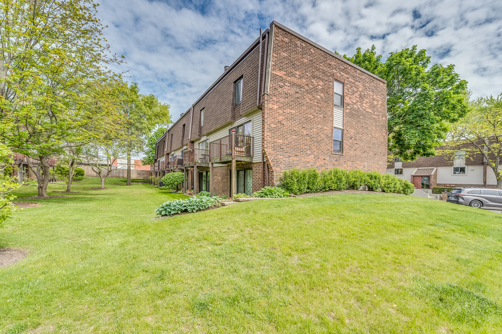 441 Elm Street Unit: 3A
