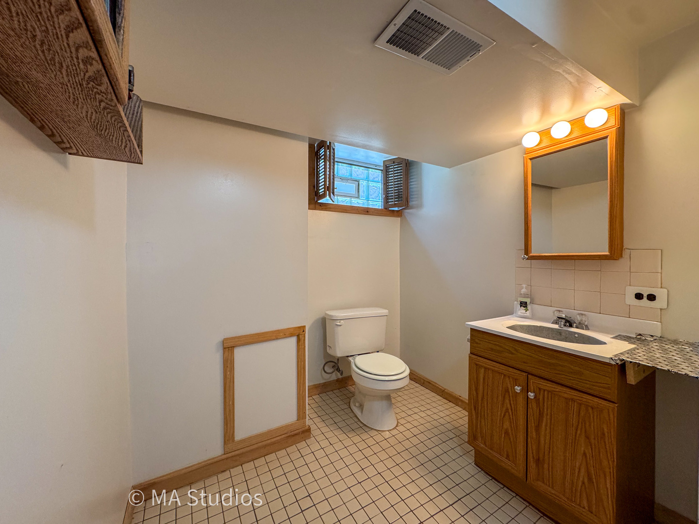 7204 W Myrtle Avenue