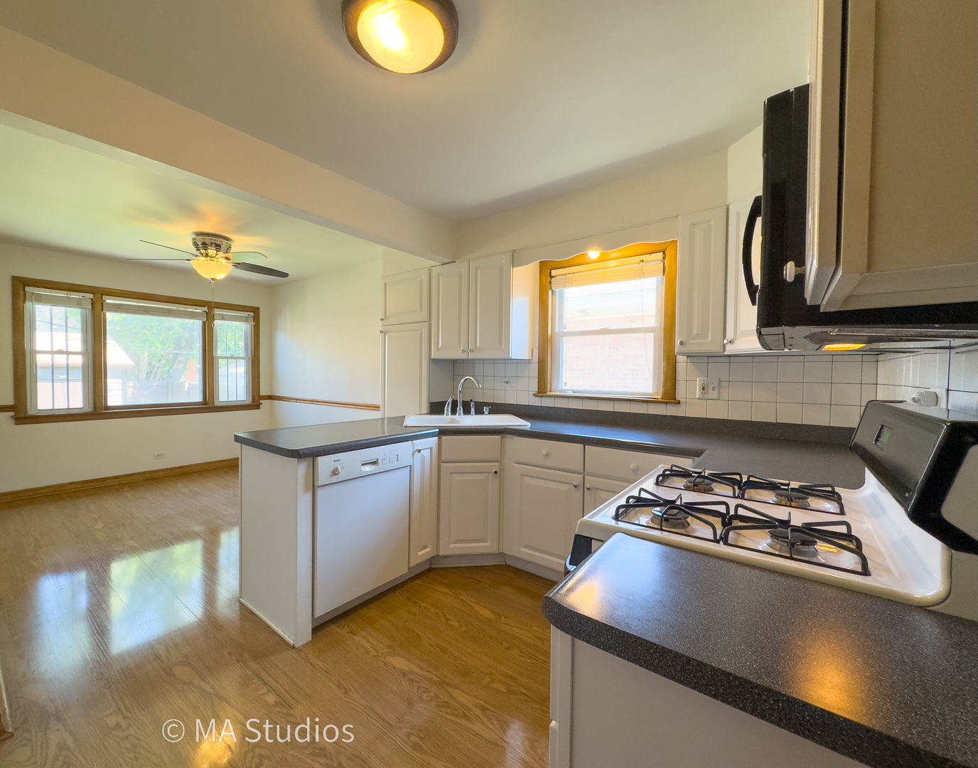 7204 W Myrtle Avenue