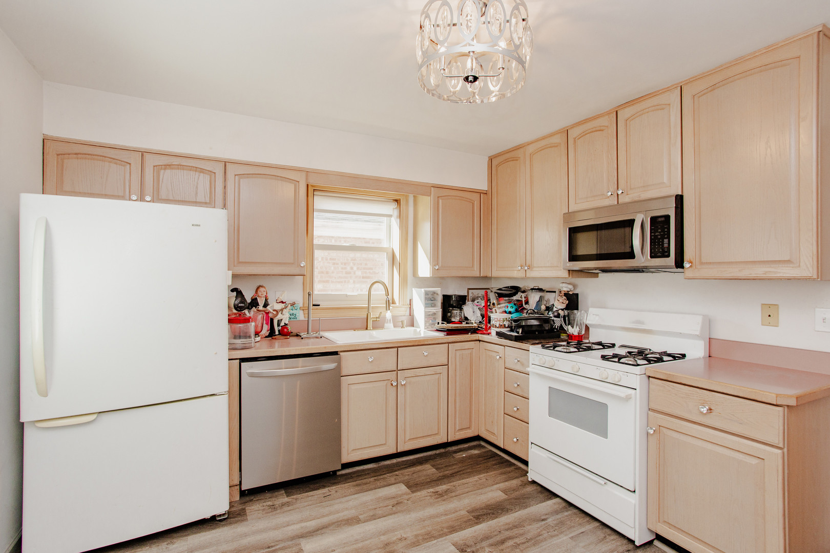 6505 N Nordica Avenue