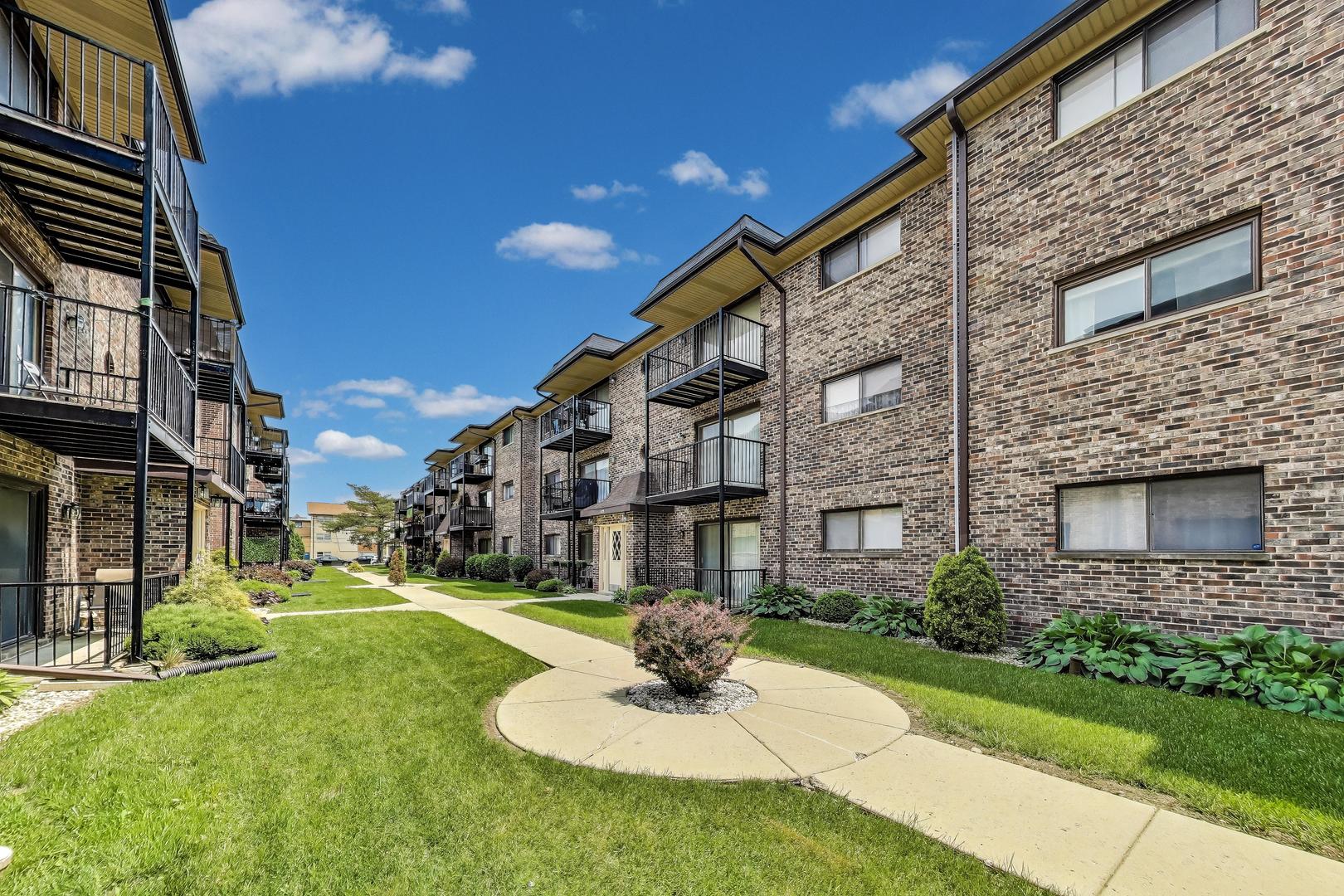 7616 W Lawrence Avenue Unit: 3A