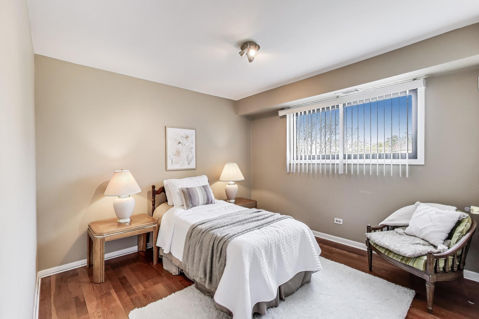 7616 W Lawrence Avenue Unit: 3A