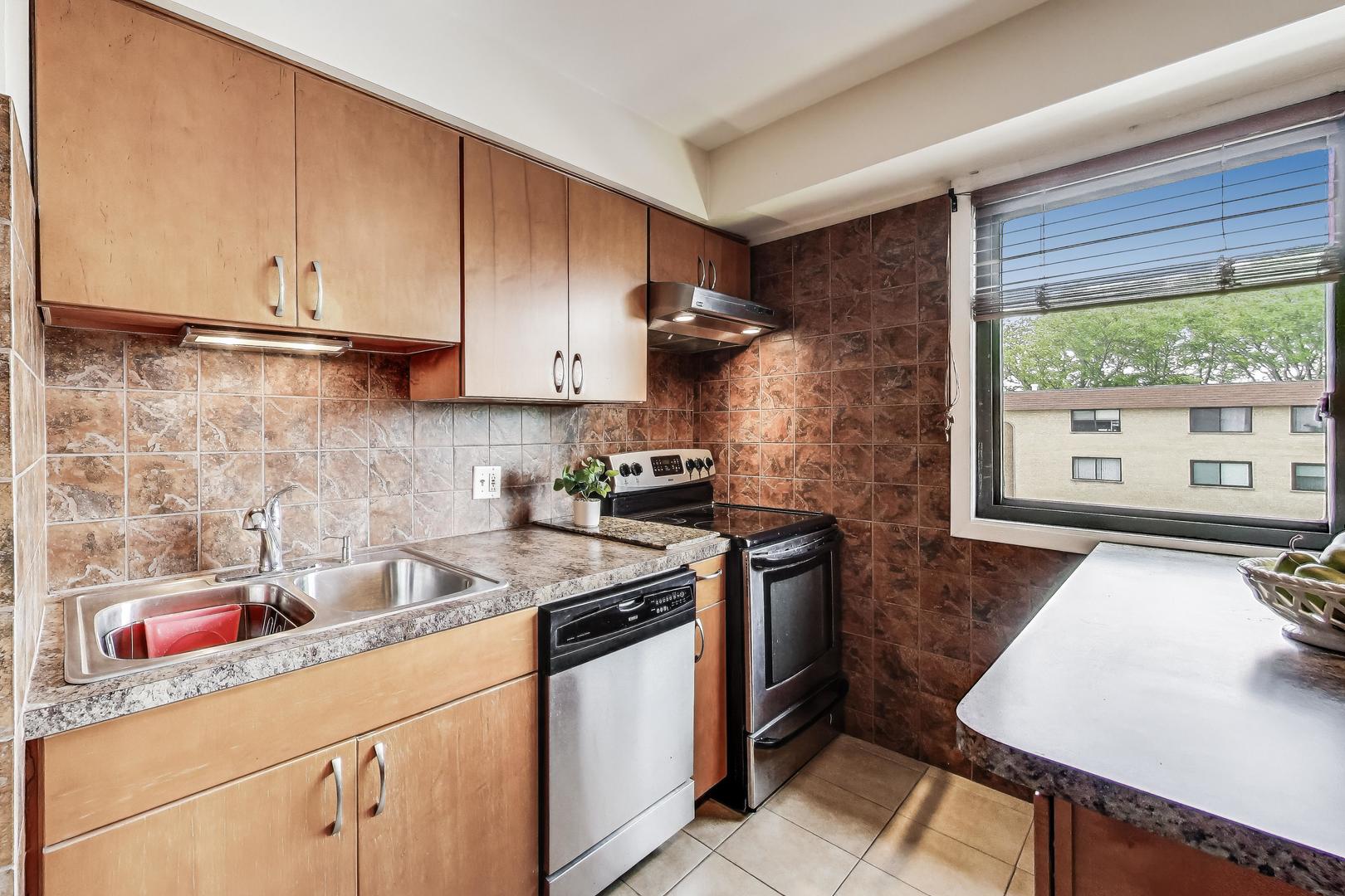 7616 W Lawrence Avenue Unit: 3A