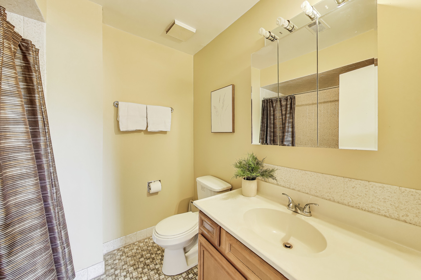 7616 W Lawrence Avenue Unit: 3A