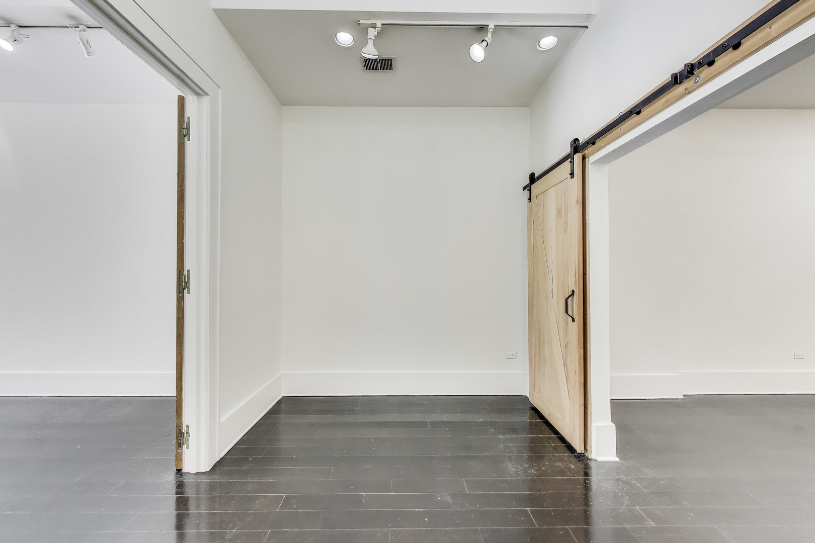 18 E Cullerton Street Unit: C1