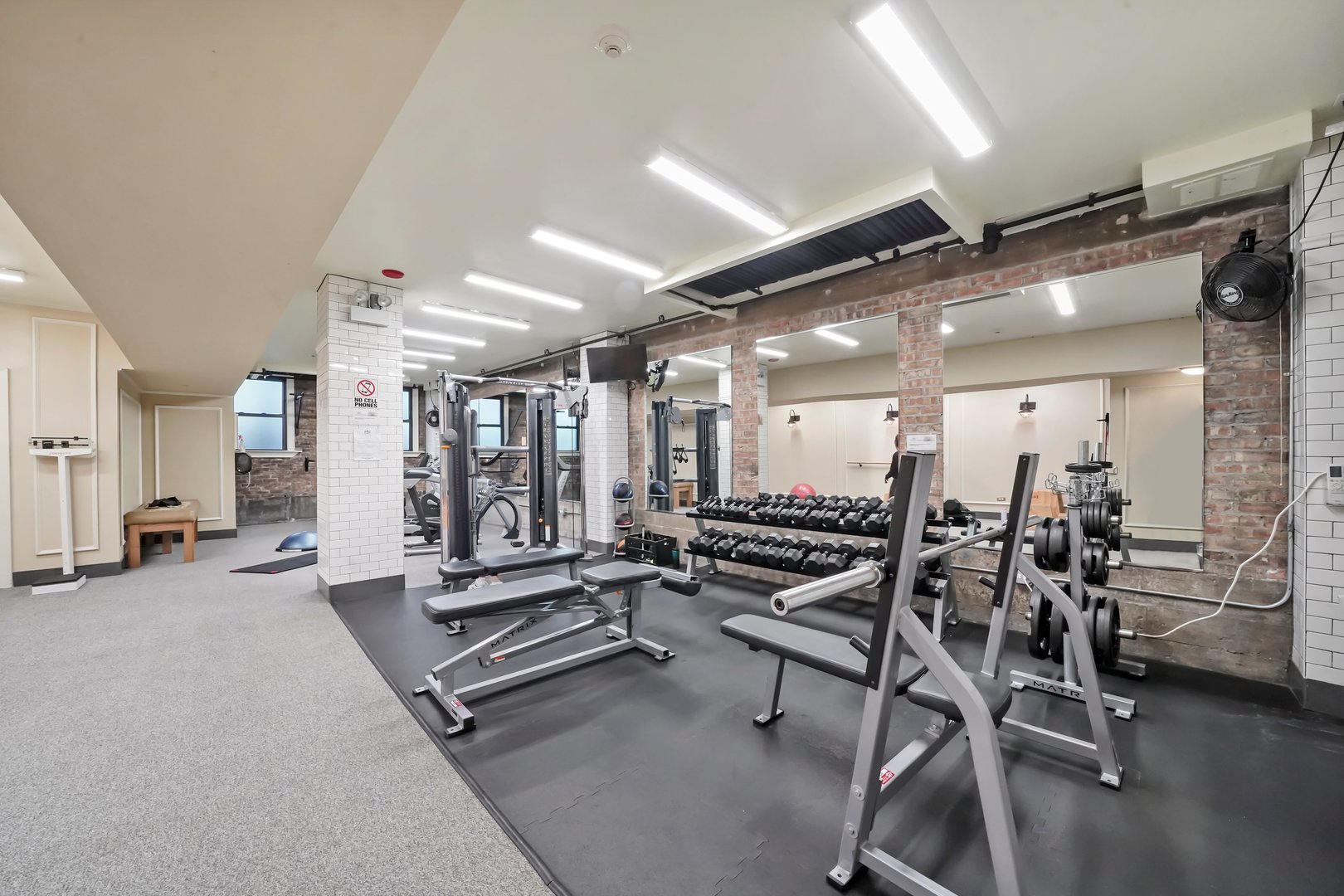 3520 N LAKE SHORE Drive Unit: 4M
