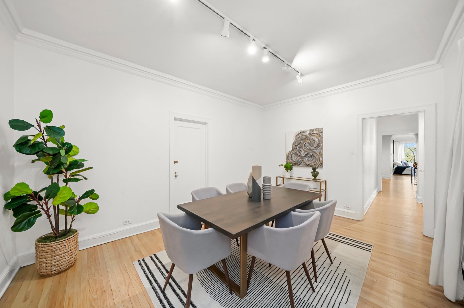 3520 N LAKE SHORE Drive Unit: 4M