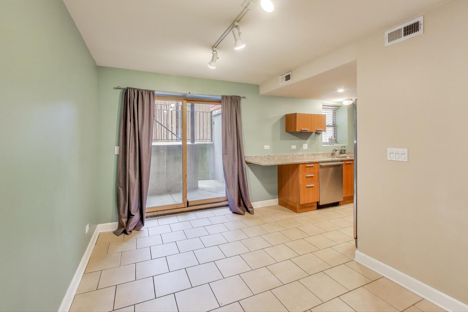 6710 N OLIPHANT Avenue Unit: G