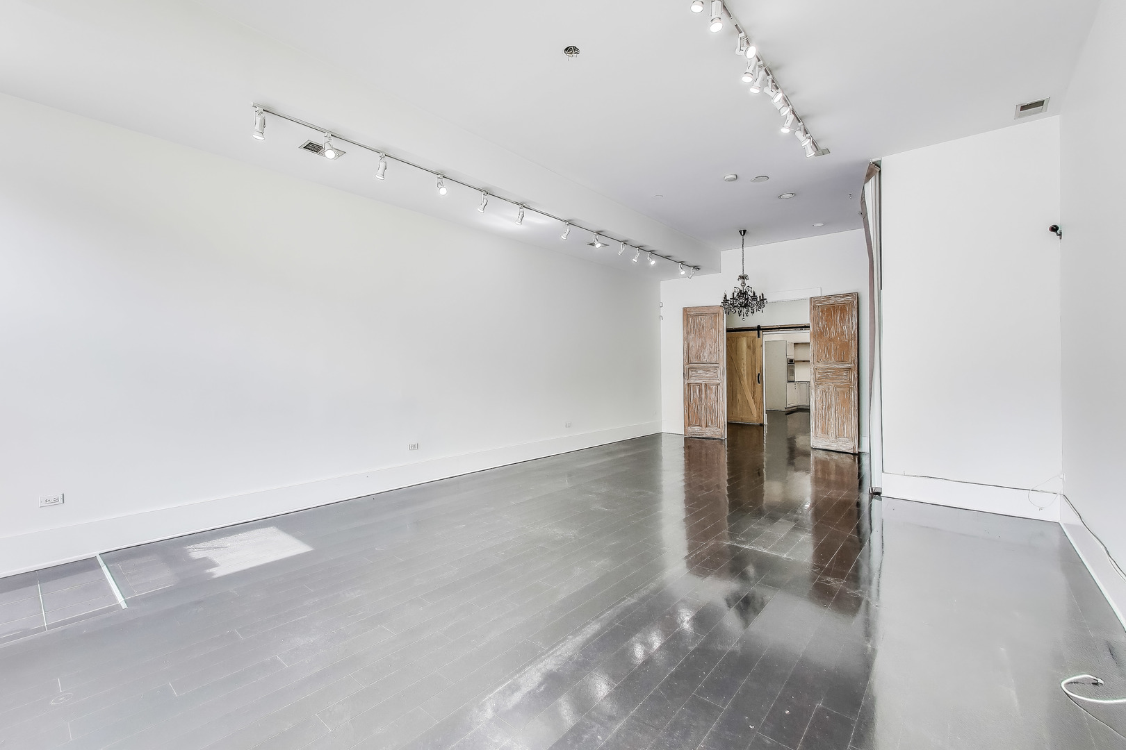 18 E Cullerton Street Unit: C1