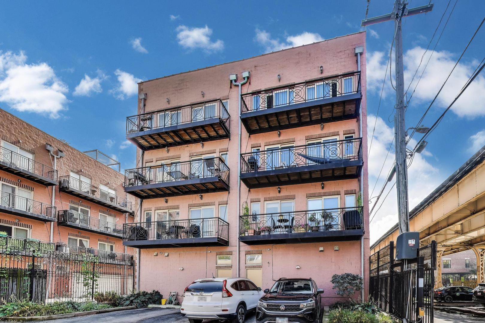 18 E Cullerton Street Unit: C1