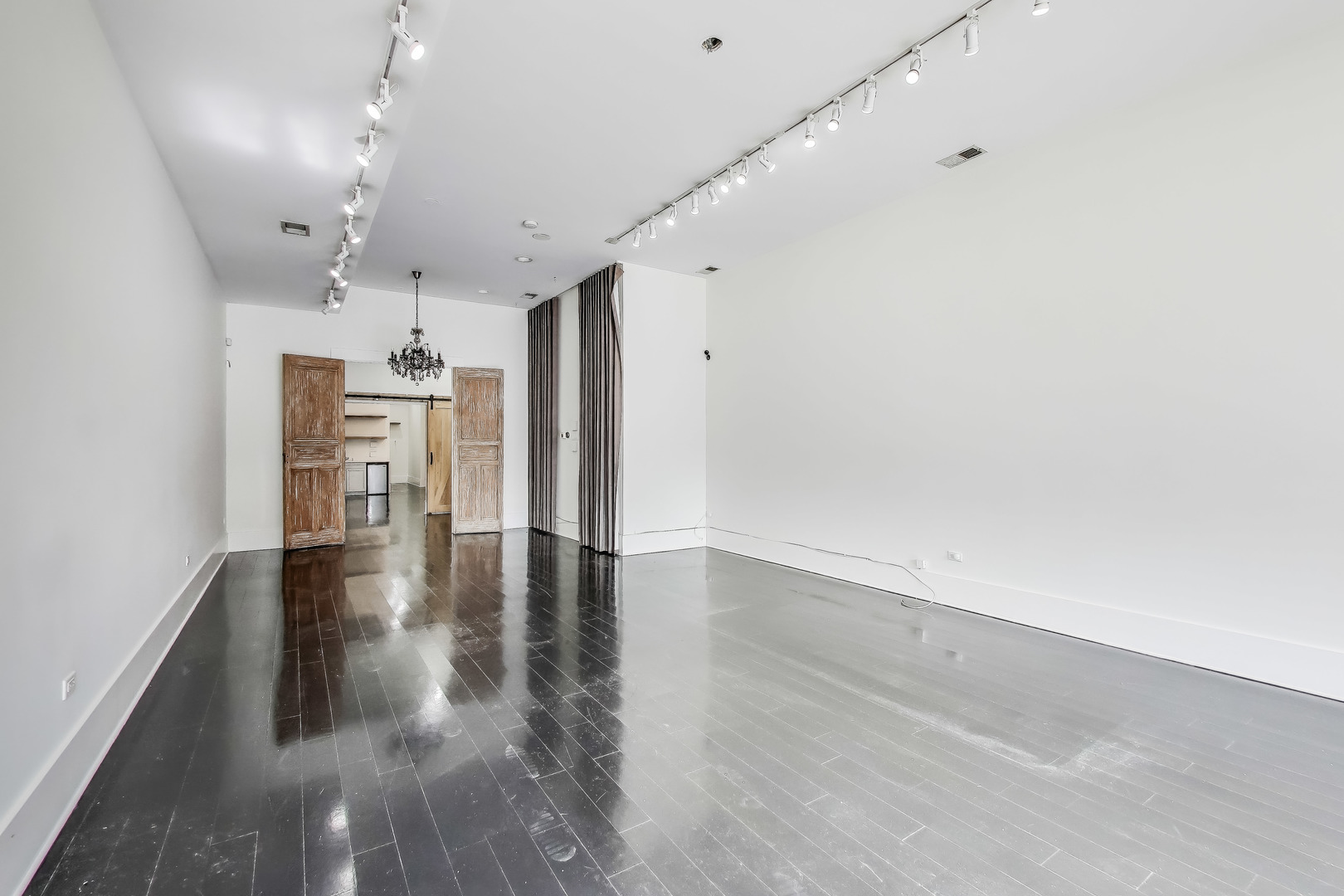 18 E Cullerton Street Unit: C1