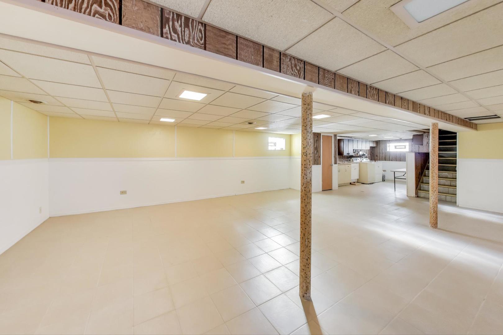 5700 N Orange Avenue