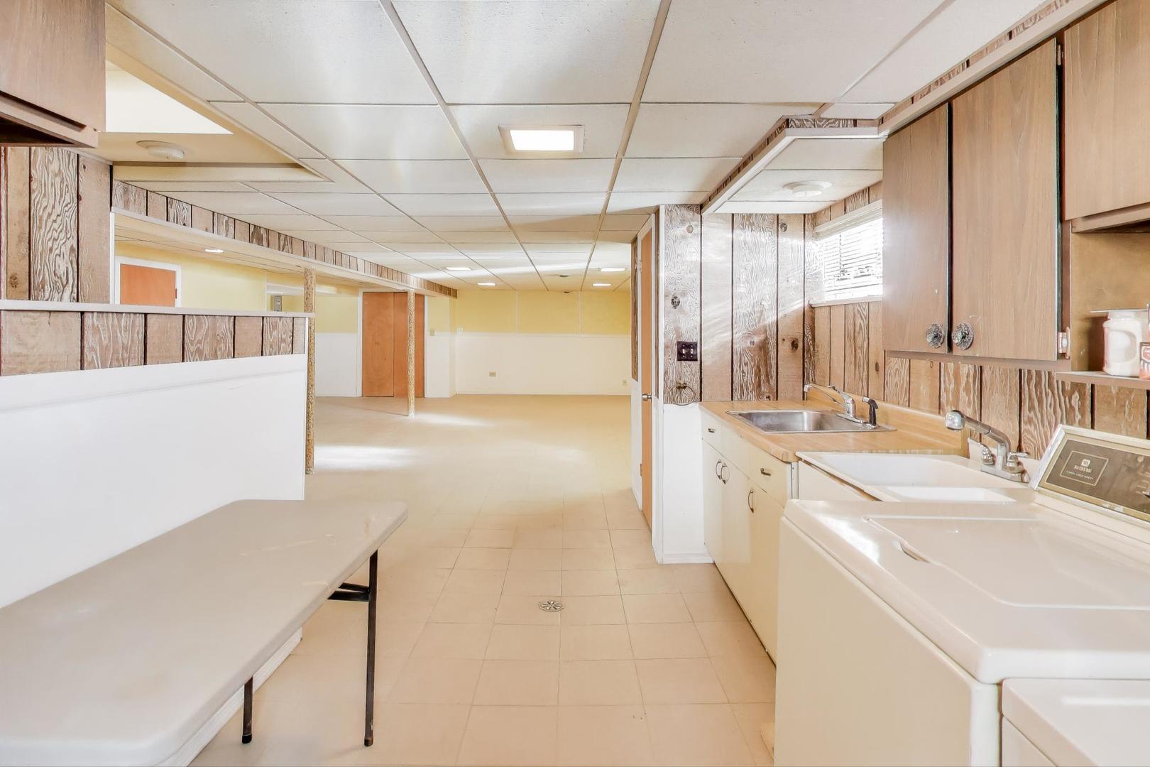 5700 N Orange Avenue