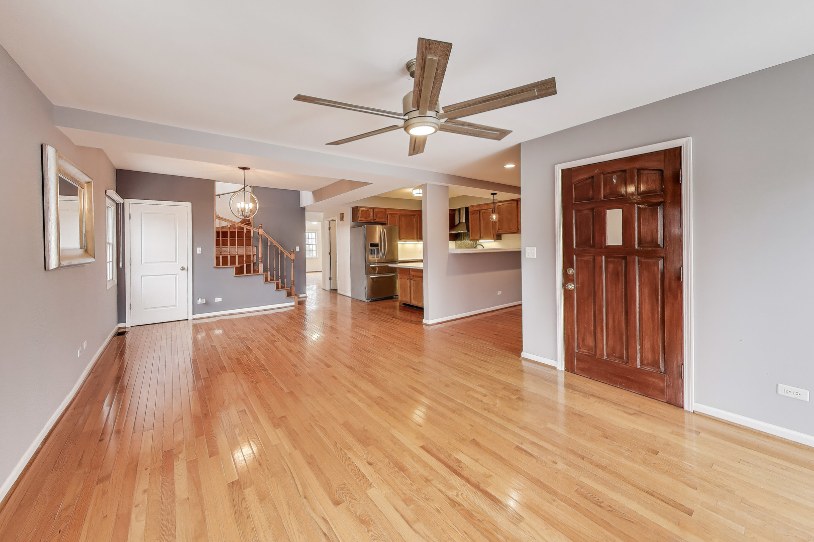 6107 N Nassau Avenue