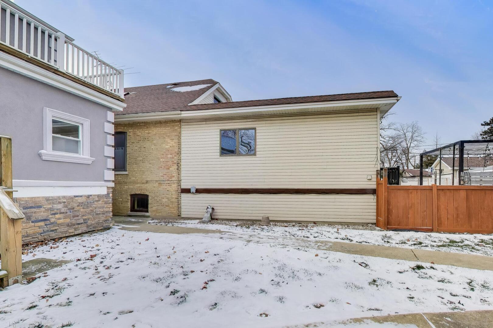 6107 N Nassau Avenue