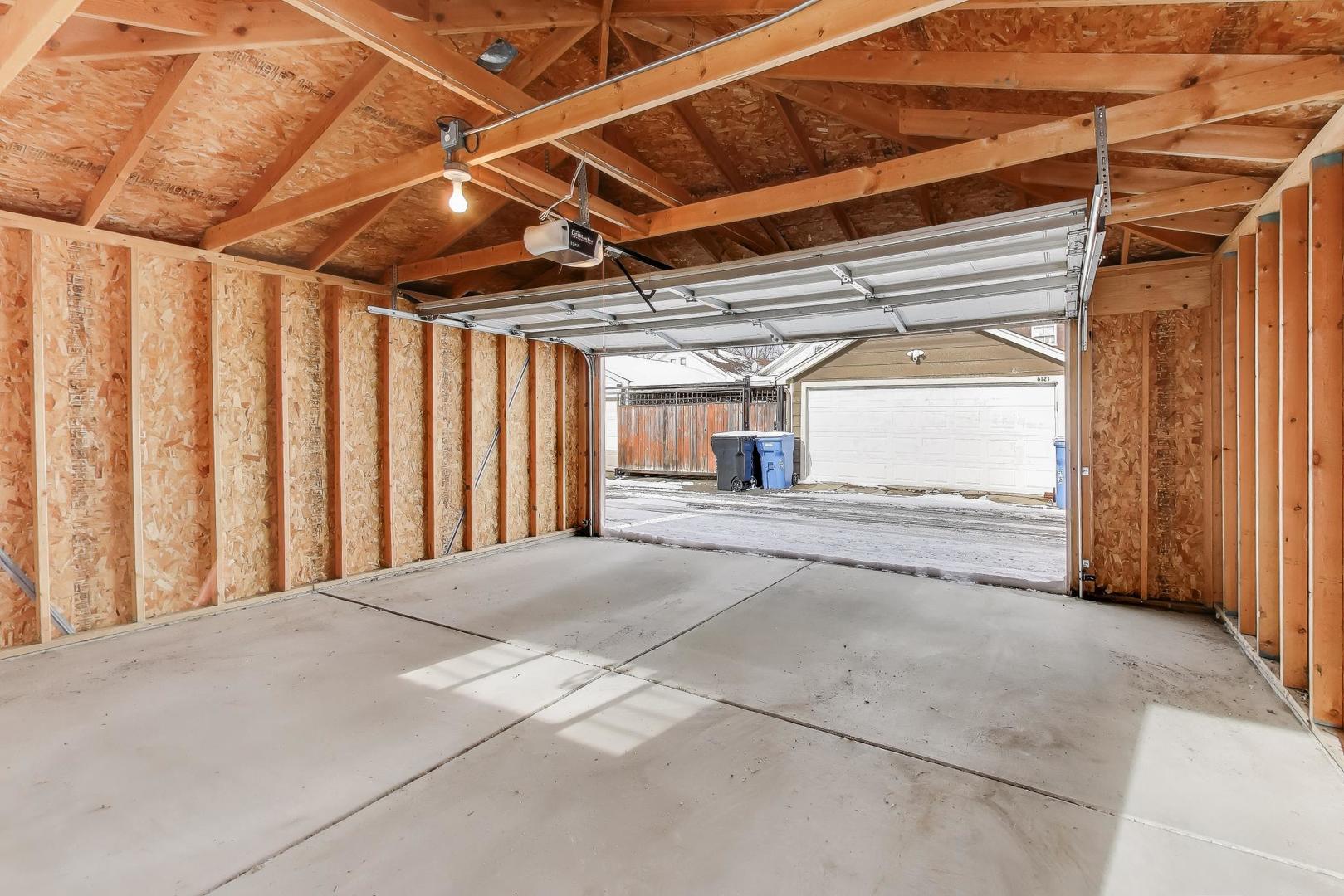 6120 W Newport Avenue