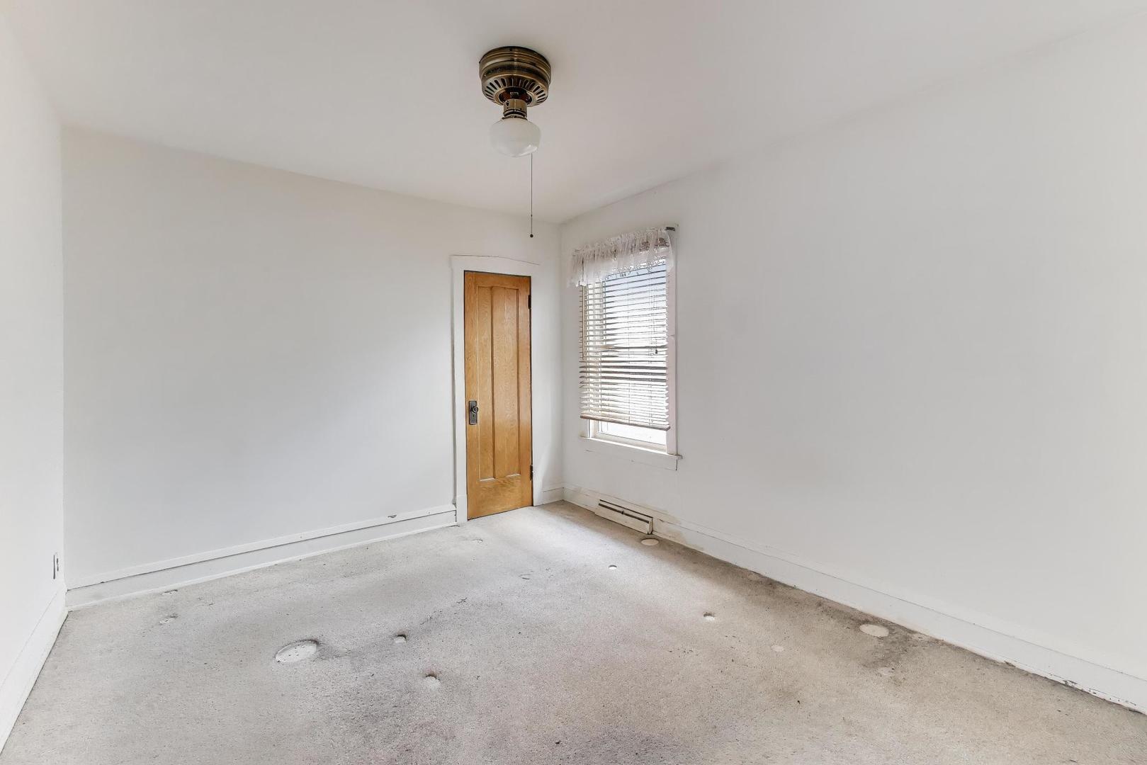 6120 W Newport Avenue